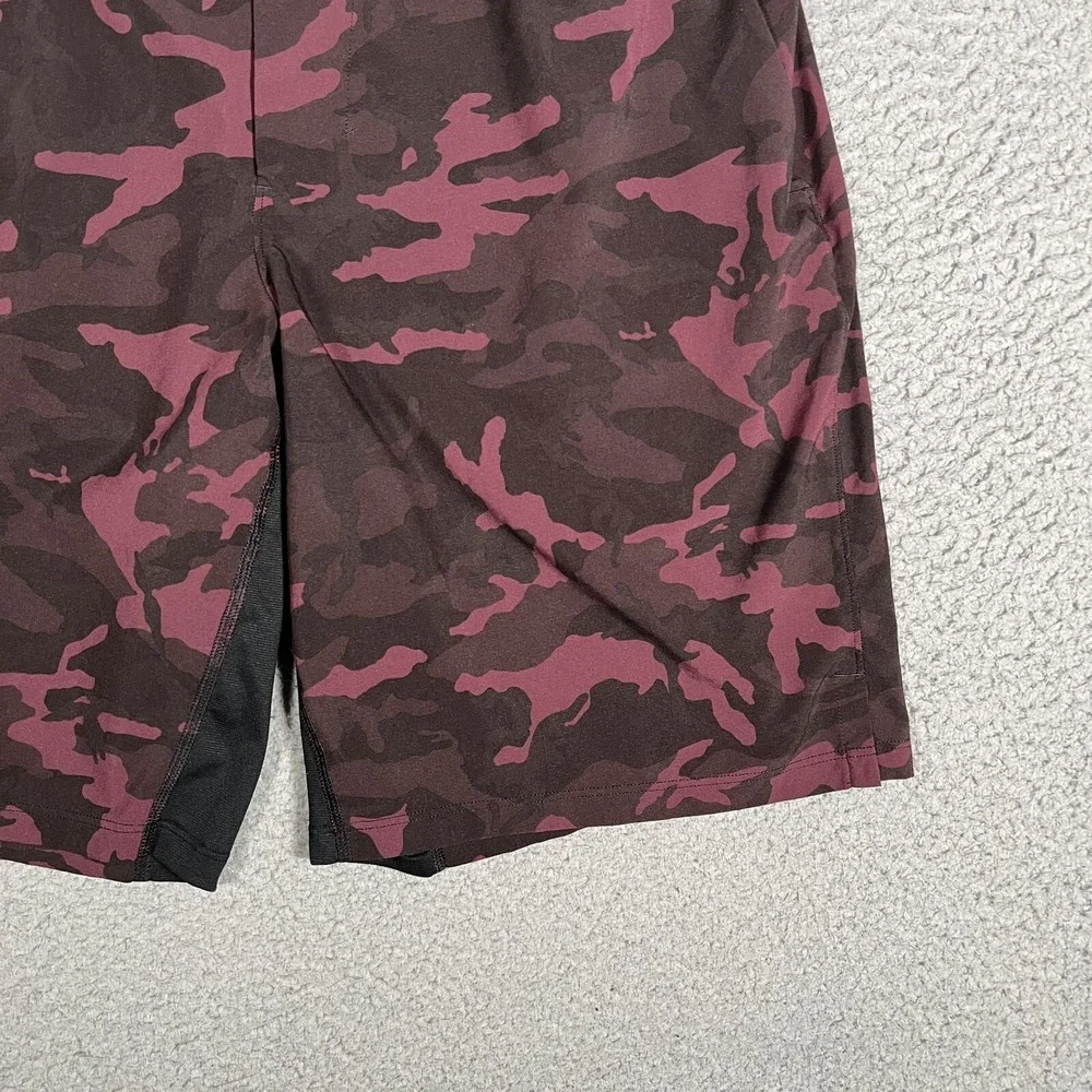 Lululemon Shorts Mens Medium Red Camo T.H.E. Linerless‎ 8